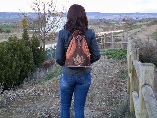 Engraved brown - natural backpack