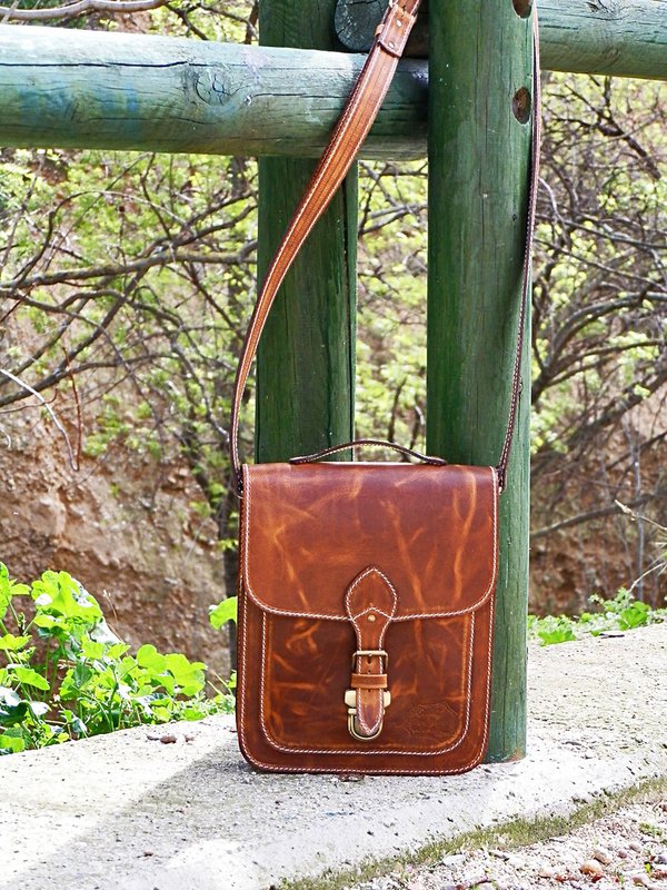 Natural brown knight bag