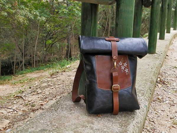 Tizón - brown roll-up backpack