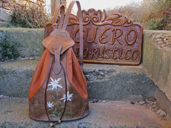 Barrica - engraved leather backpack