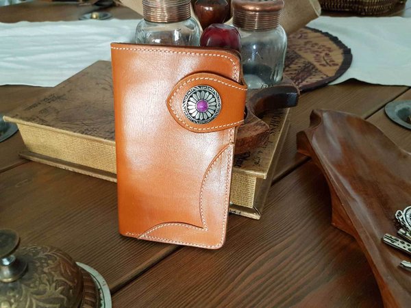 Medium natural leather wallet