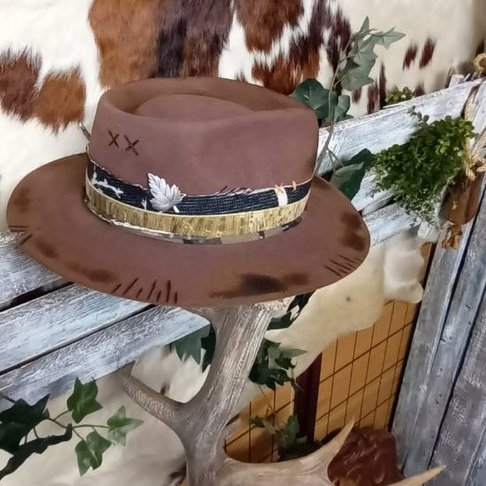 Sombrero marrón tostado