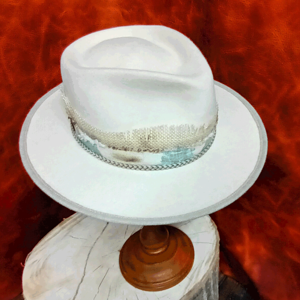Sombrero blanco roto